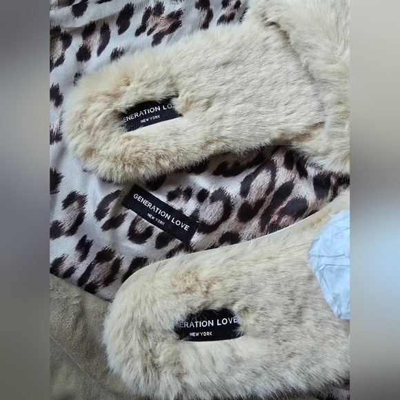 Generation Love Cream Slippers LARGE Slides Open Toe Faux Fur Comfort $85 NEW - Picture 4 of 6